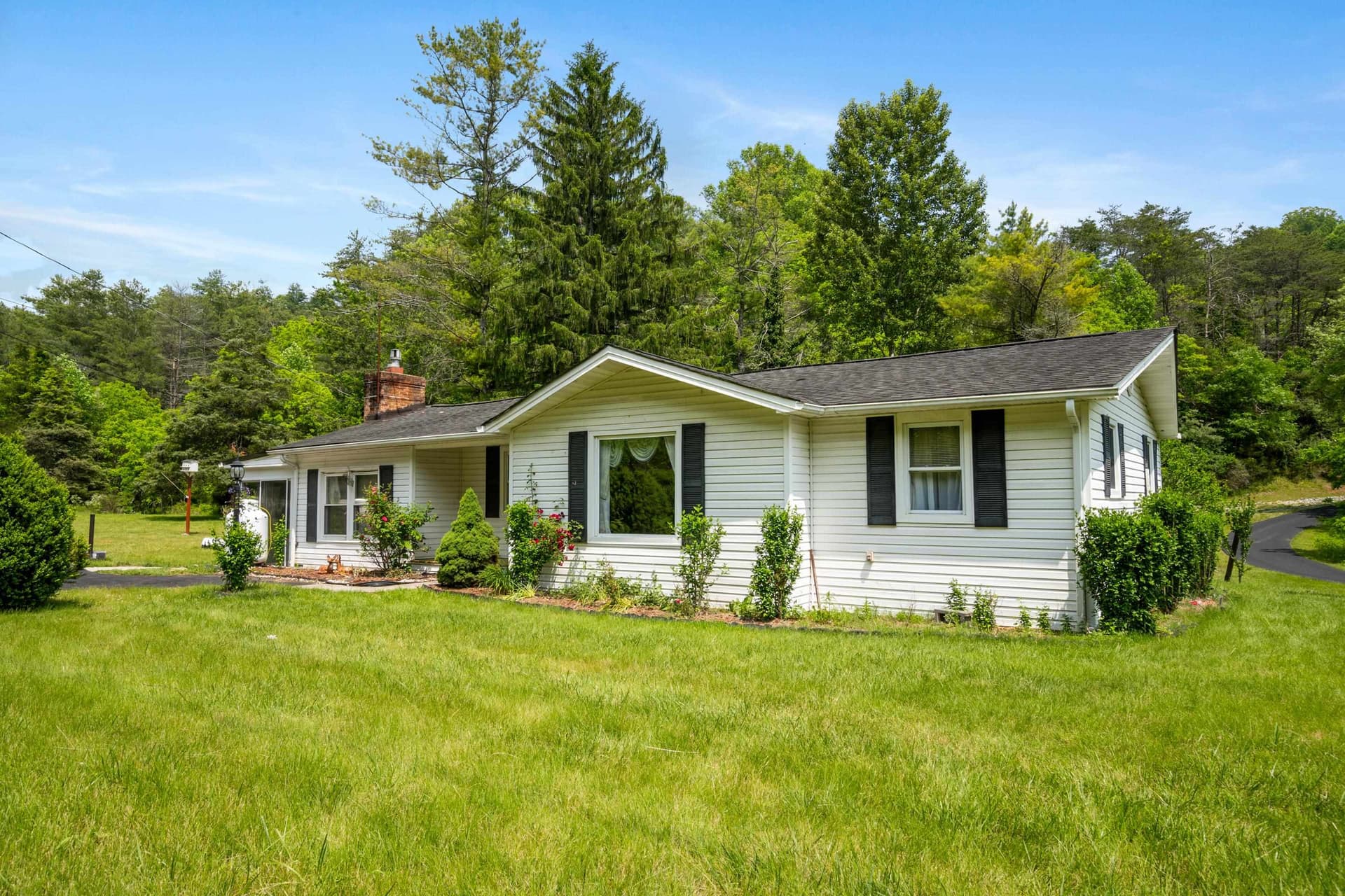 2944 Pilot Road, Christiansburg, VA, photo 1 of 40