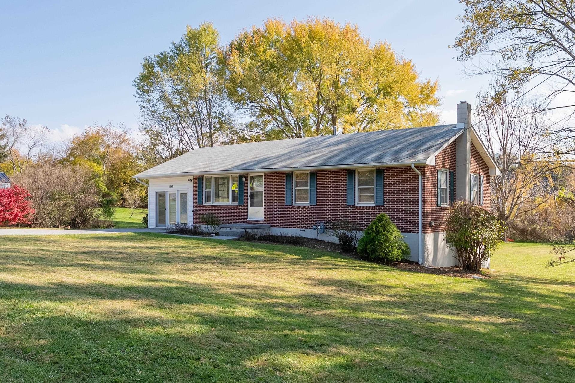 1747 Mud Pike Road, Christiansburg, VA, photo 1 of 40