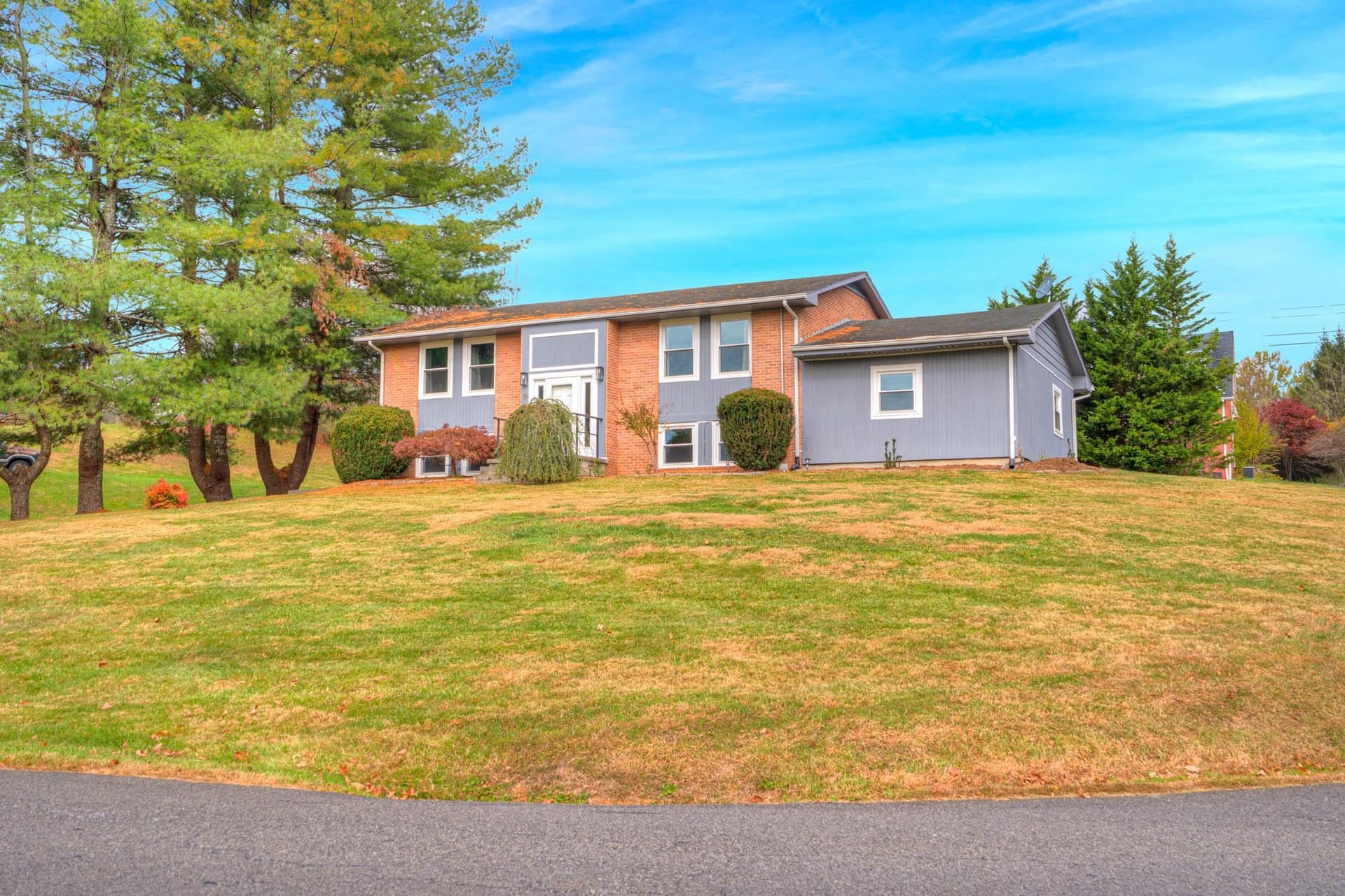 5 S Dudley Drive, Christiansburg, VA, photo 1 of 40
