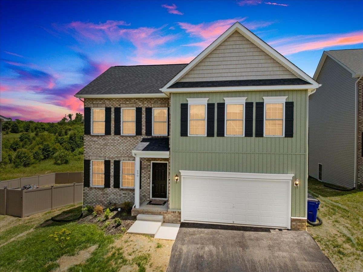 990 Holland Loop NW, Christiansburg, VA, photo 1 of 40