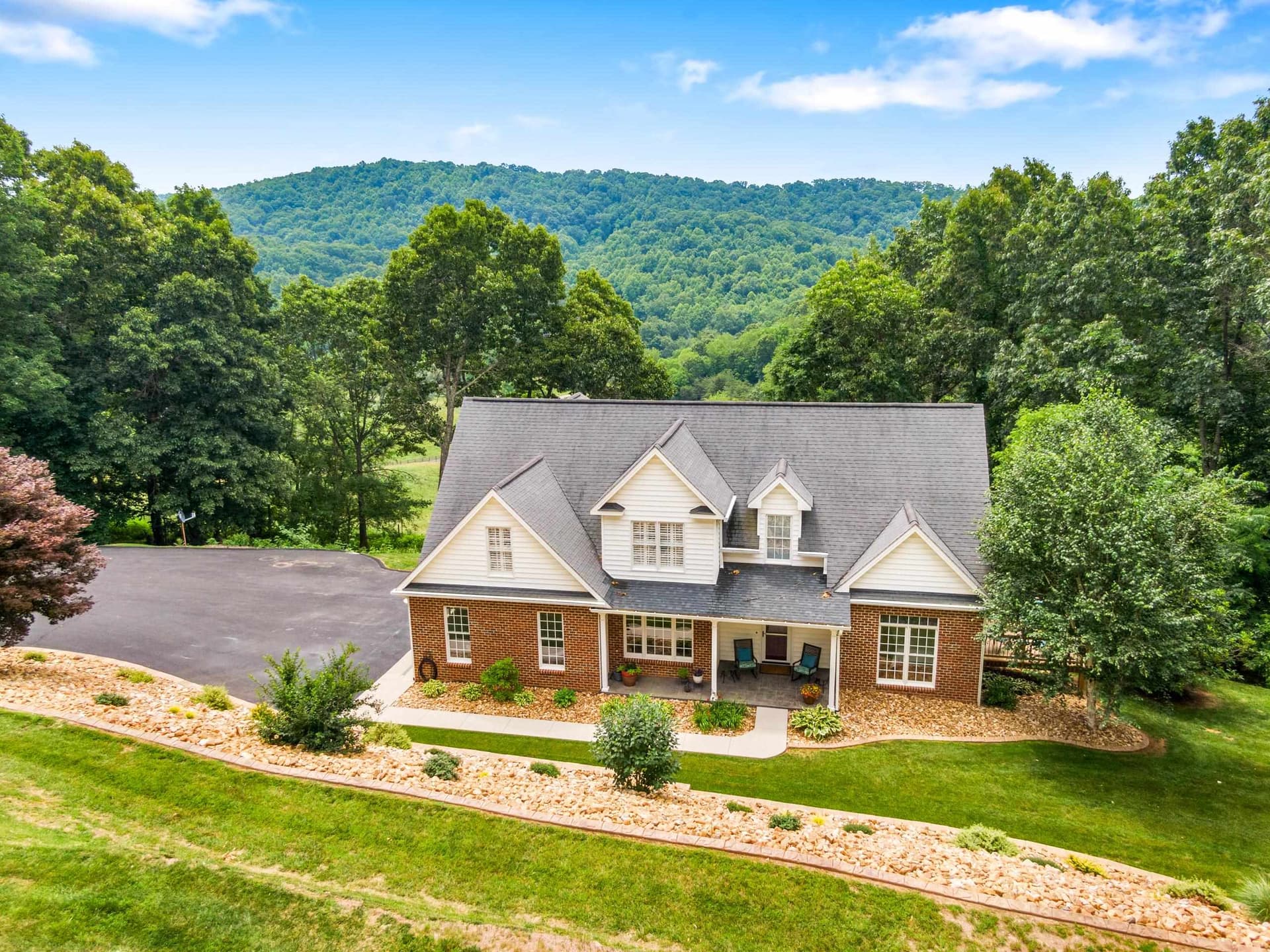 2130 Lubna Drive, Christiansburg, VA, photo 1 of 40