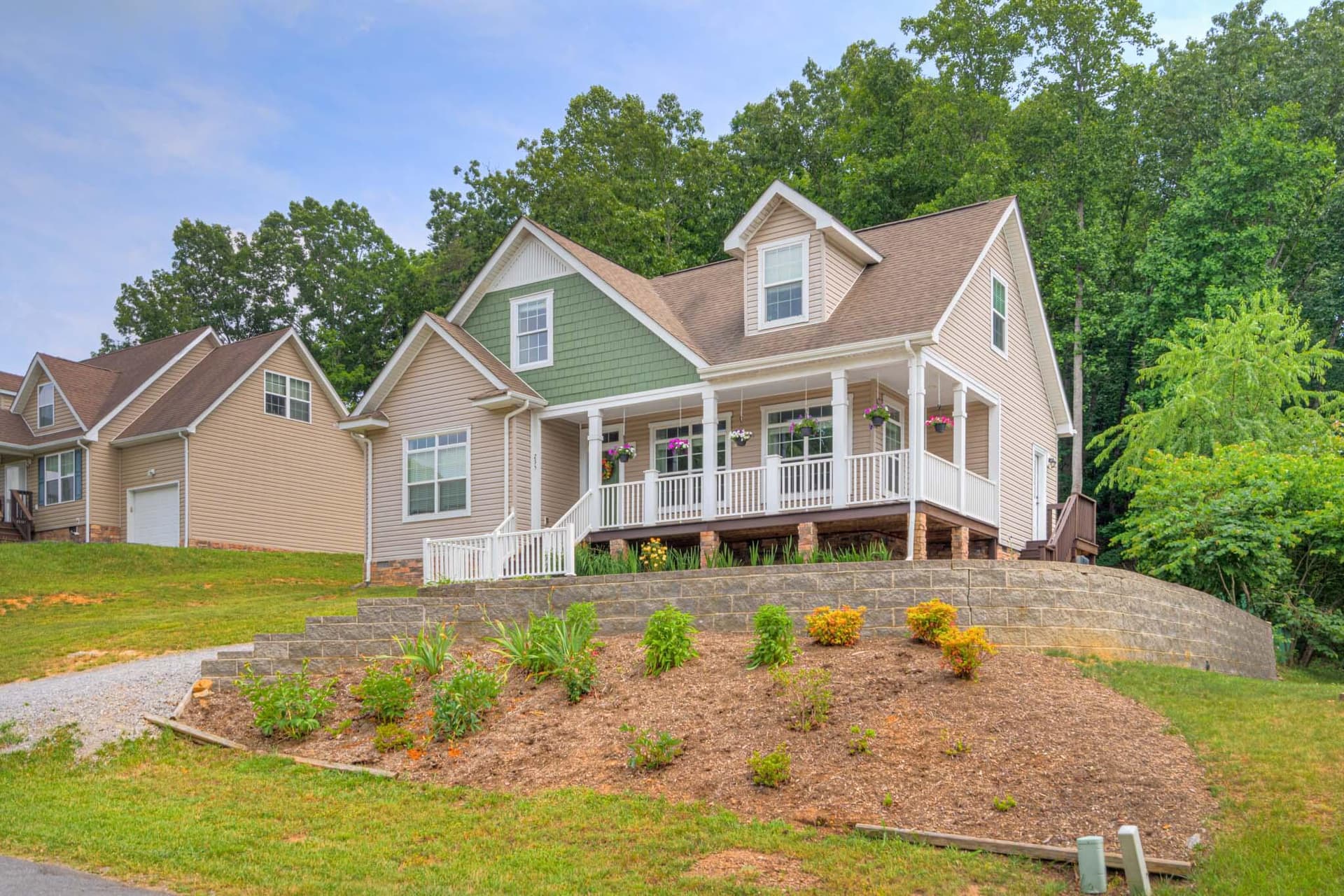 235 John Lemley Ln, Christiansburg, VA, photo 1 of 39