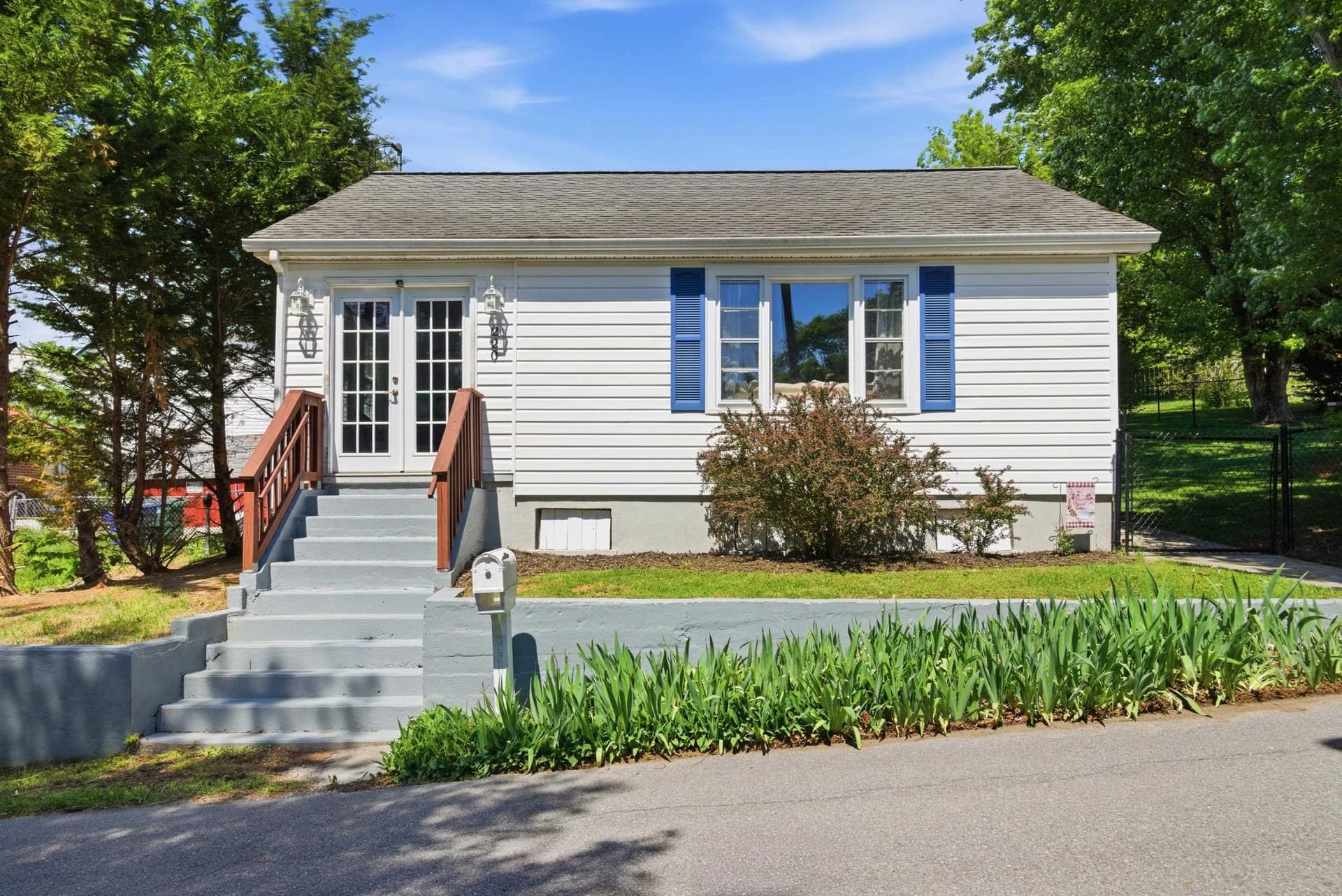 220 Mitchell Street, Christiansburg, VA, photo 1 of 30