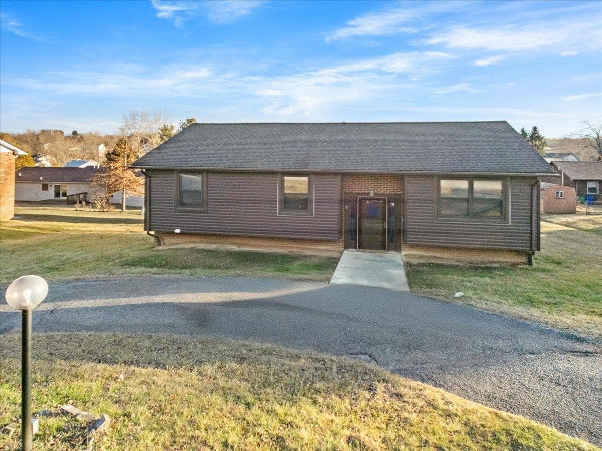 595 Freedom Viaduct NW, Christiansburg, VA, photo 1 of 40