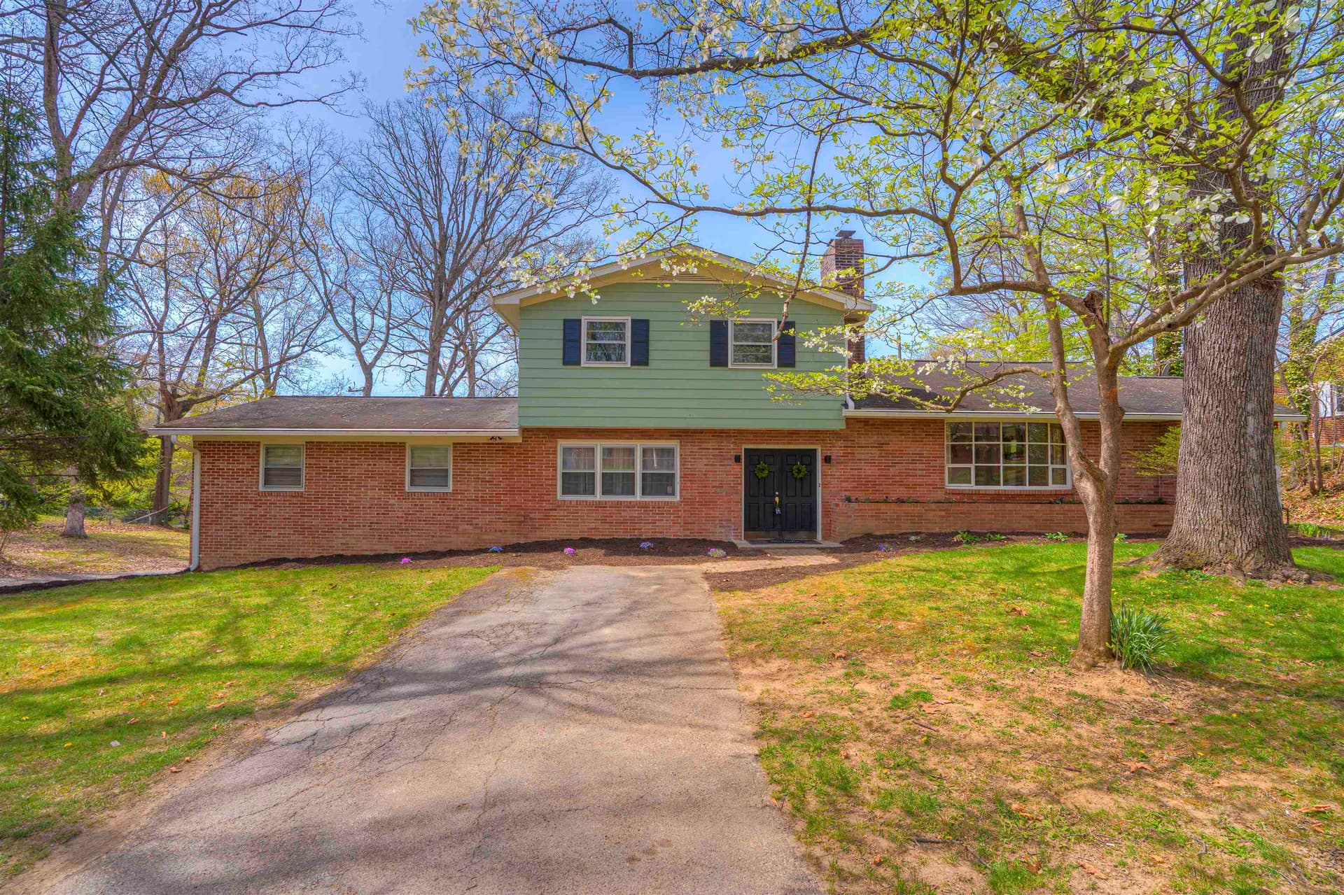 345 Overhill Road, Christiansburg, VA, photo 1 of 40