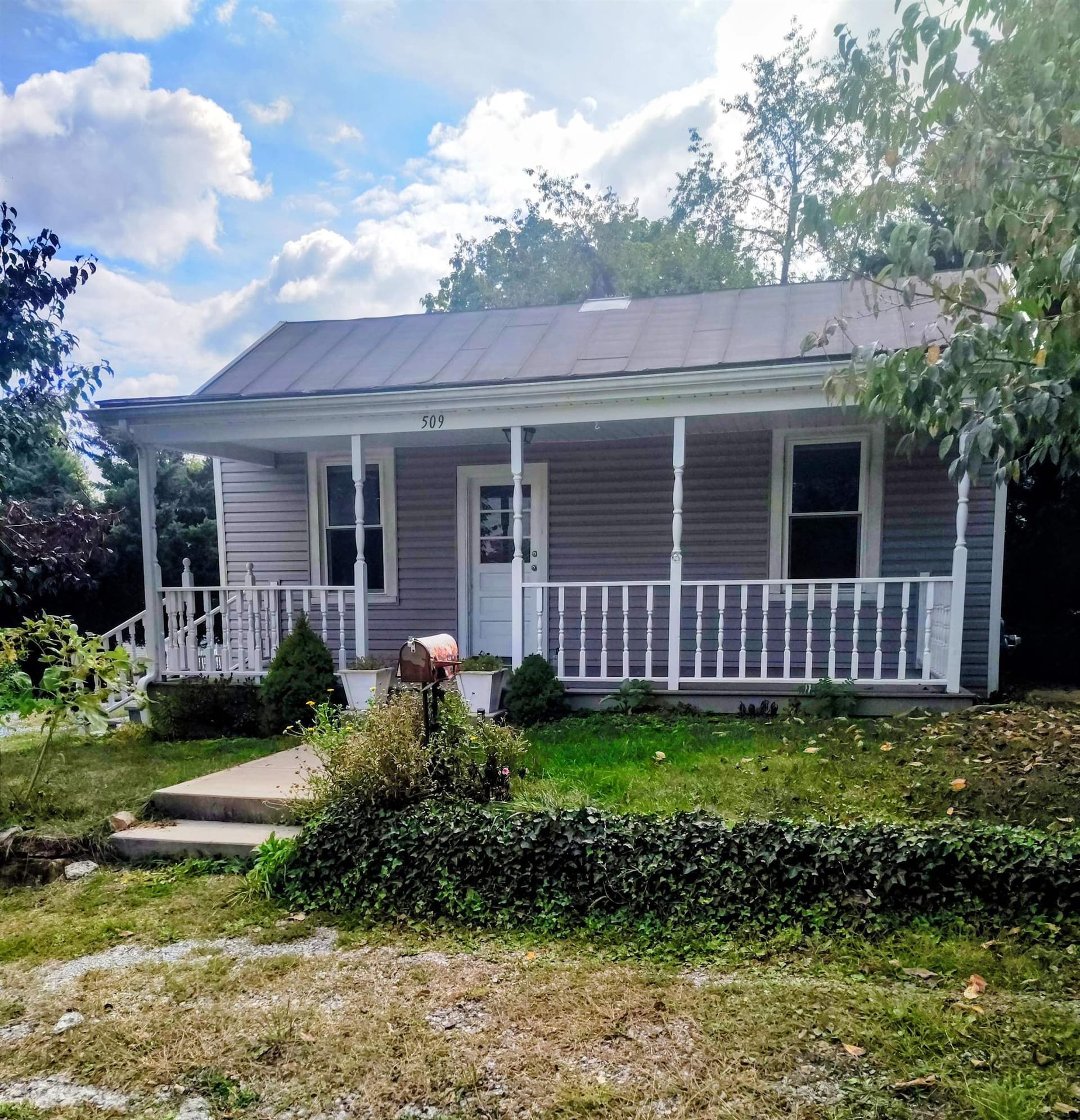 509 Lester Street, Christiansburg, VA, photo 1 of 24
