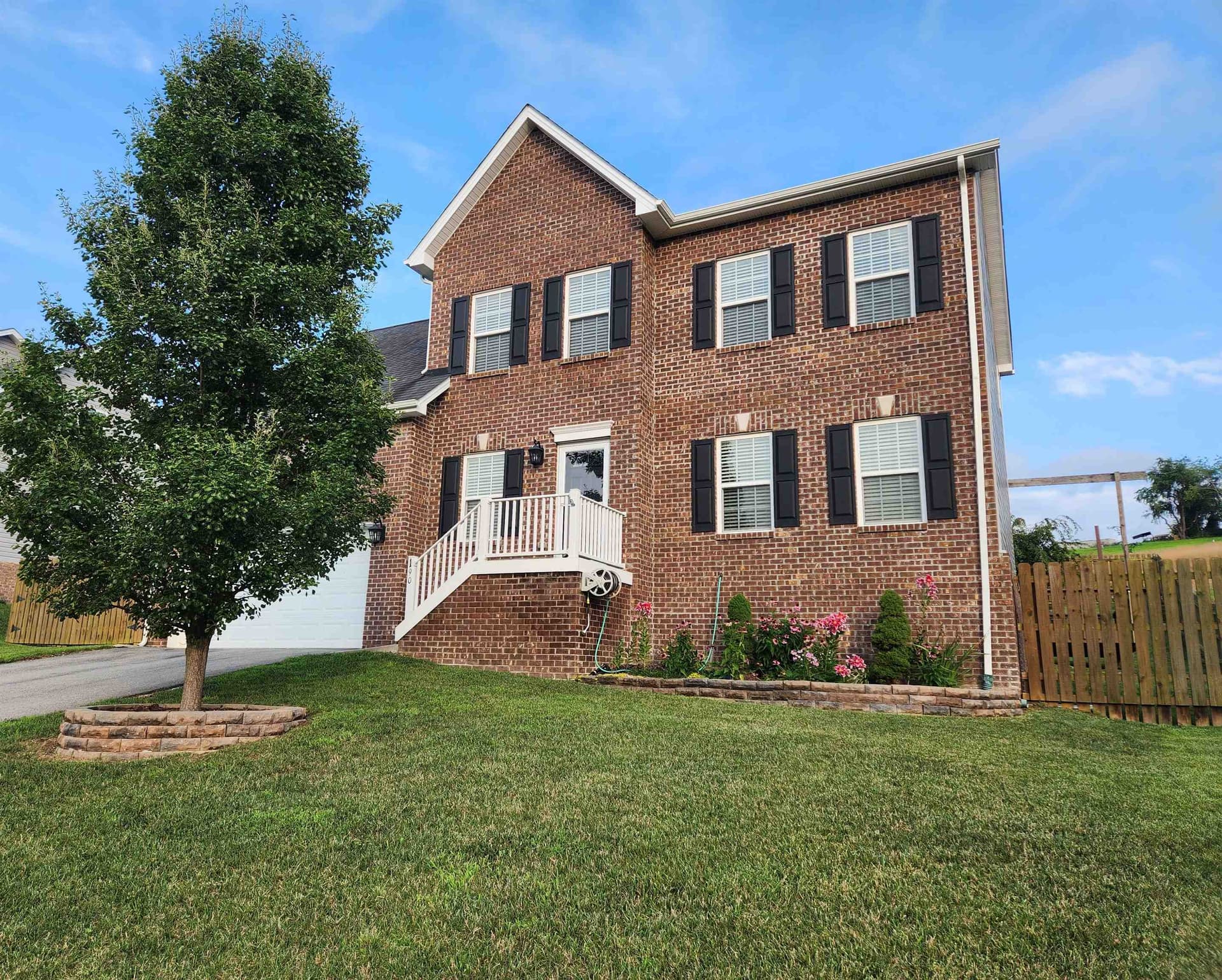 190 Aldwych Avenue, Christiansburg, VA, photo 1 of 40
