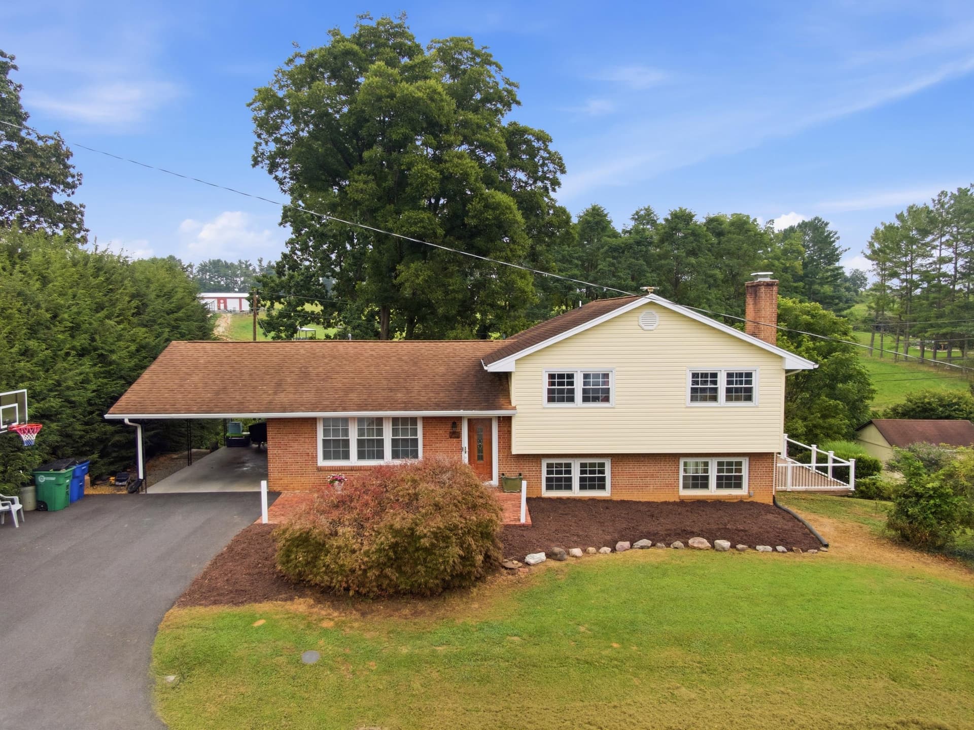 75 Walnut Drive NW, Christiansburg, VA, photo 1 of 40