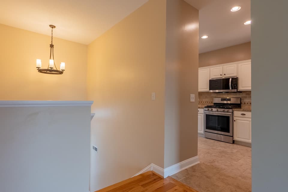 305 Meadow Drive, photo 10 of 40
