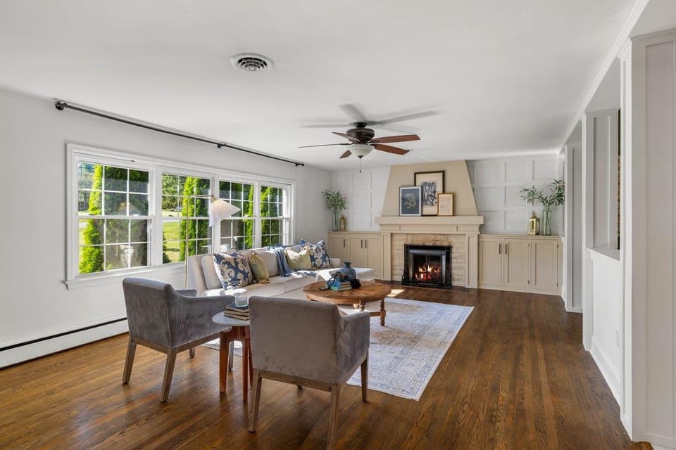 905 Oak Drive, photo 3 of 40