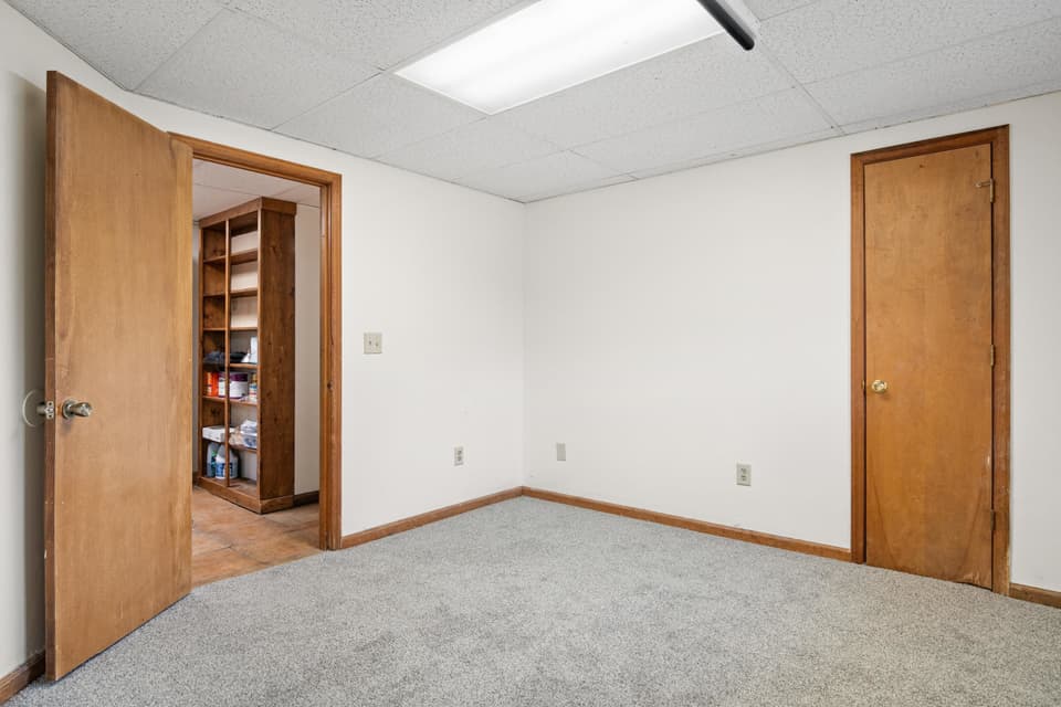 405 Overland Drive, photo 30 of 40