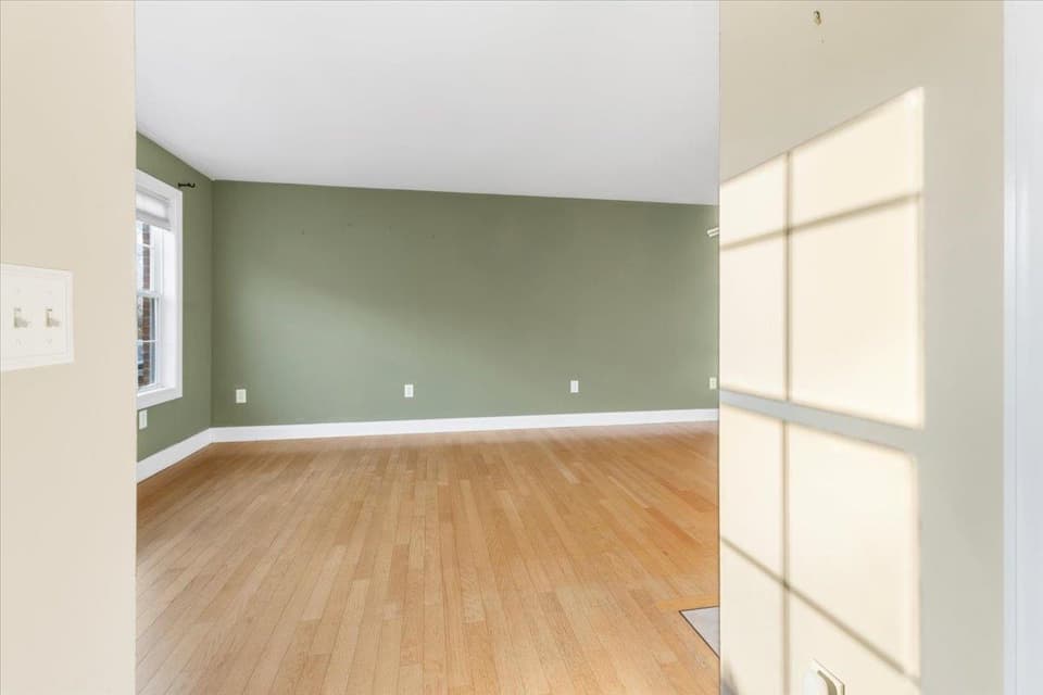 250 Barkwood Street, photo 15 of 40