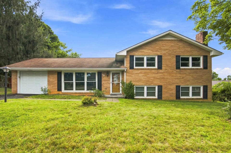 325 Cheverly Drive, photo 4 of 40