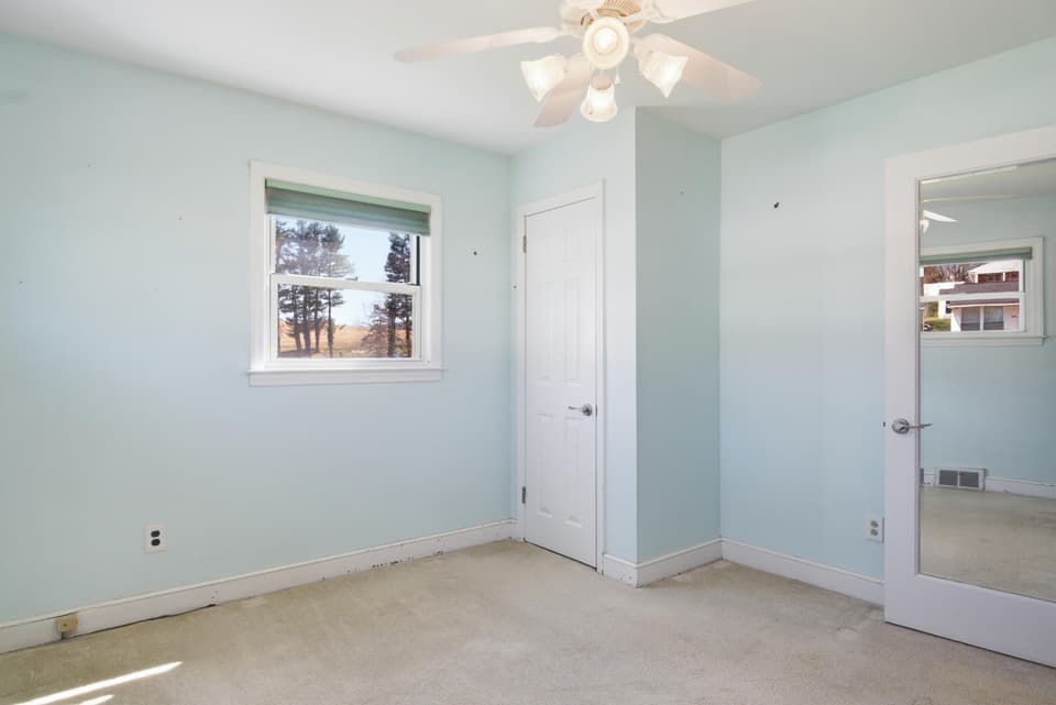 205 Roundhill Drive, photo 32 of 40