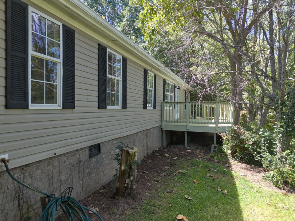 475 Dunlap Drive NE, photo 3 of 40