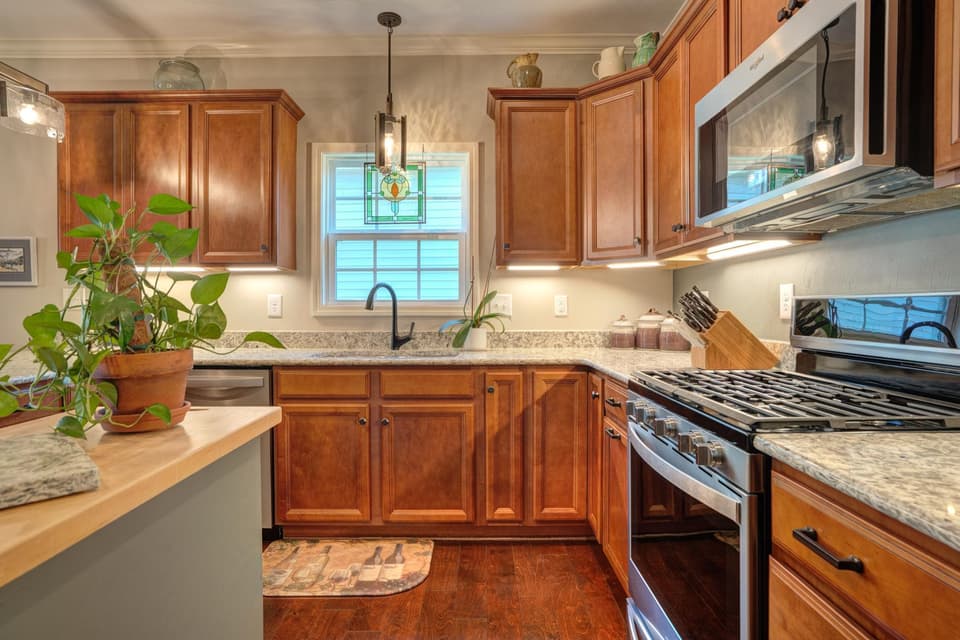 150 Roudabush Drive, photo 17 of 34