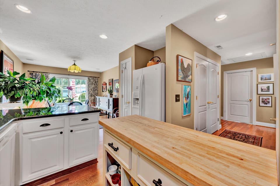416 Miller Street, photo 13 of 40