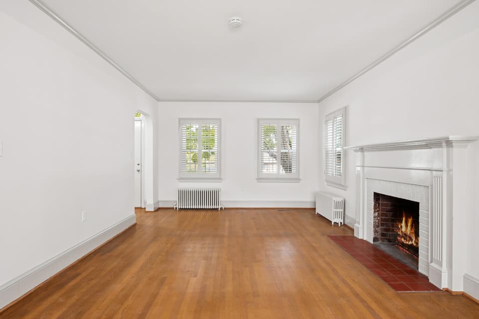 660 W Main Street, photo 21 of 40