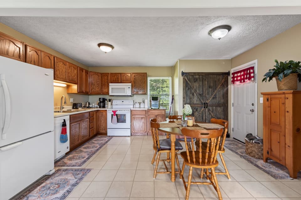 867 Switchback Road, photo 10 of 40