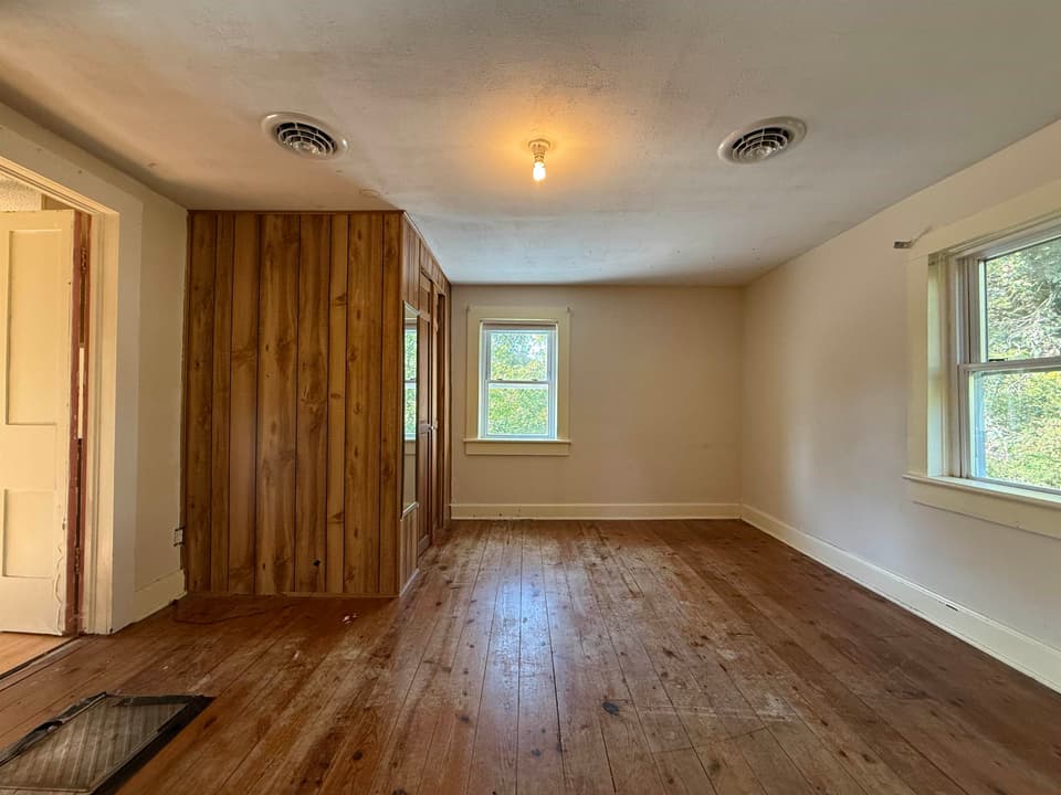 945 Montgomery Street, photo 12 of 31