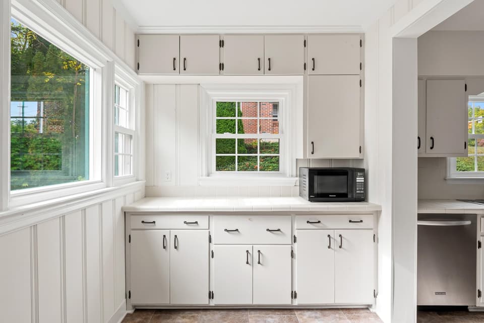 660 W Main Street, photo 32 of 40
