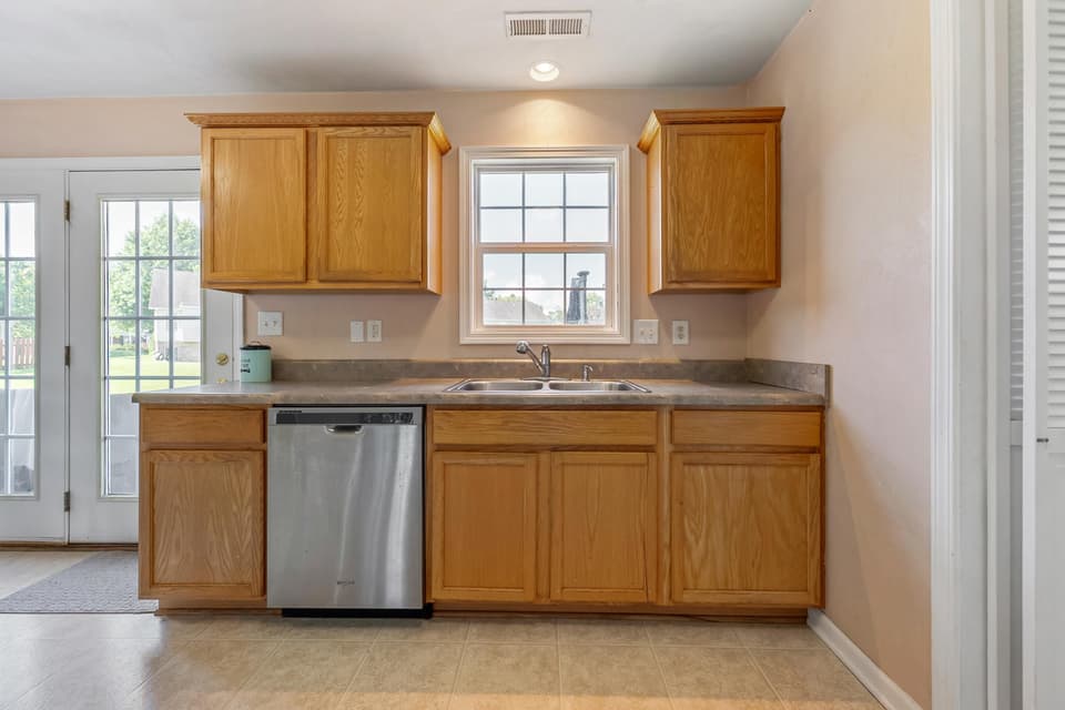 210 Berkshire Drive, photo 13 of 40