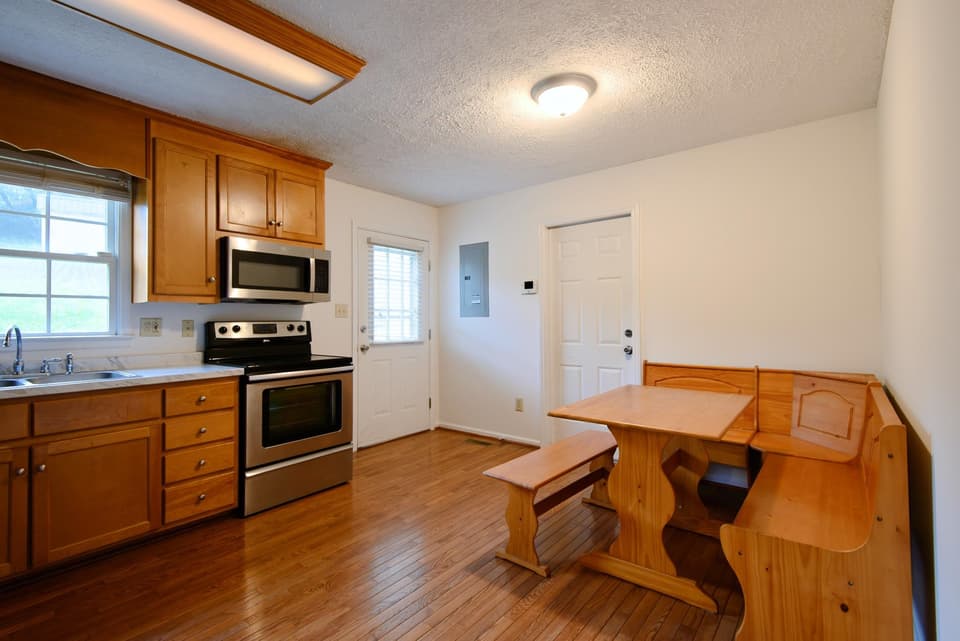 355 Overland Drive, photo 9 of 29