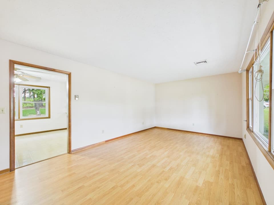 405 Maple Drive SE, photo 2 of 37