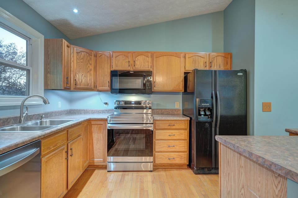 535 Capitol Way, photo 11 of 40