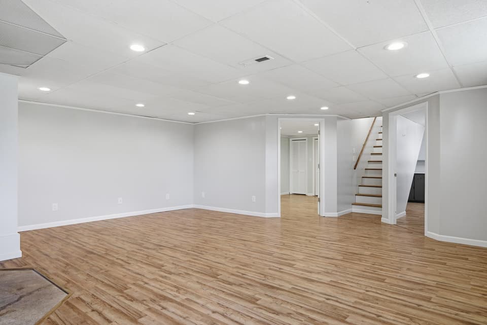 1381 Dow Street, photo 28 of 40