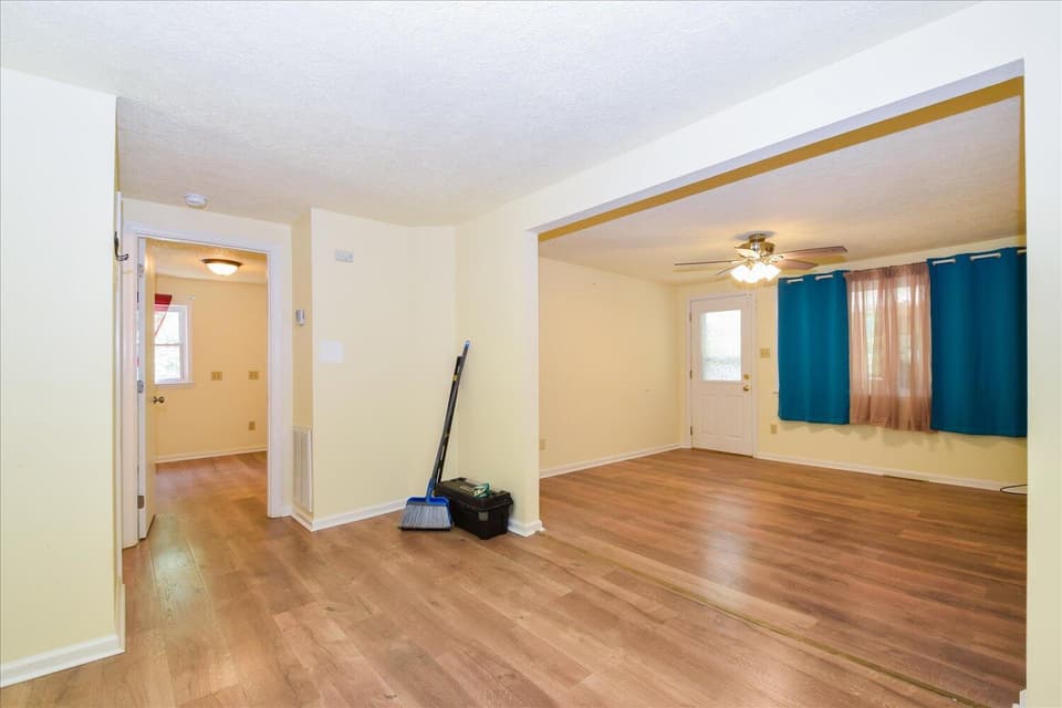 1008 Rock Road E, photo 4 of 21