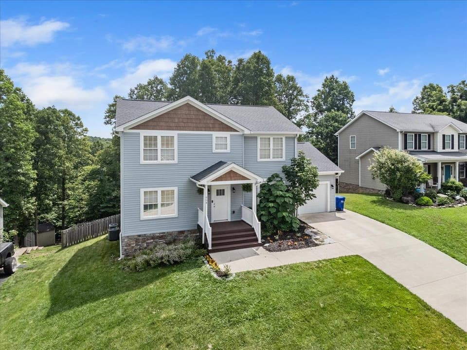 954 Brooklyn Avenue, photo 4 of 40