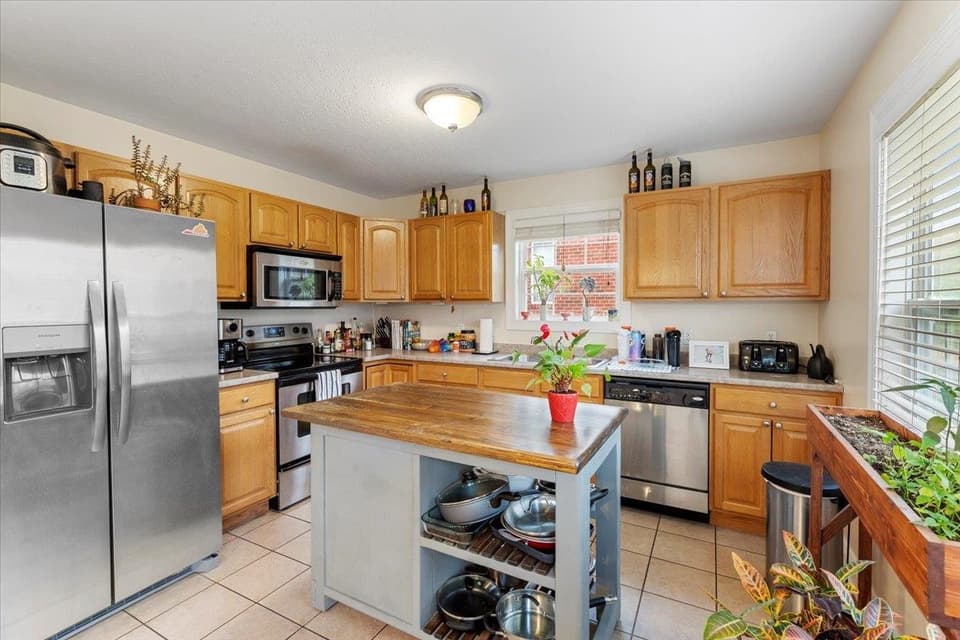 450 Tall Oak Boulevard, photo 16 of 40