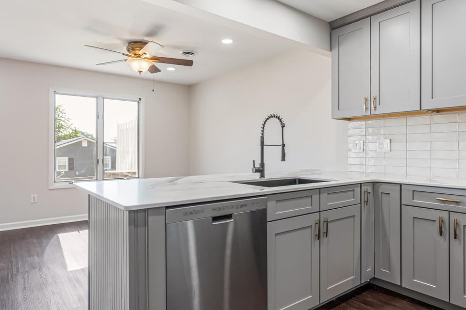 10 Patricia Lane SE, photo 14 of 36