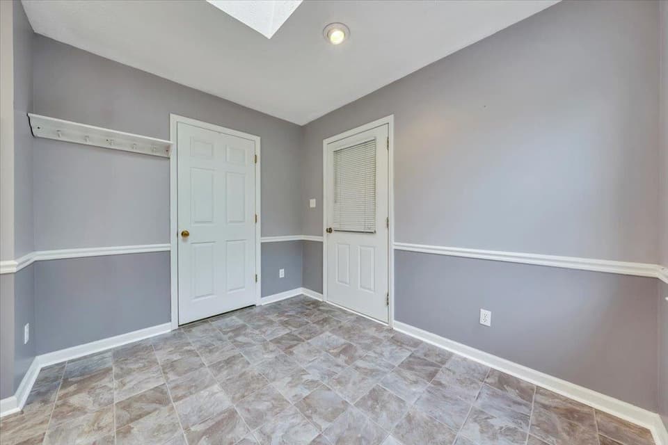 430 Virginian Drive, photo 16 of 36