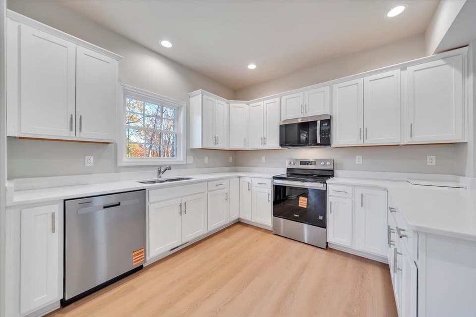 1555 Kensington Way, photo 12 of 38