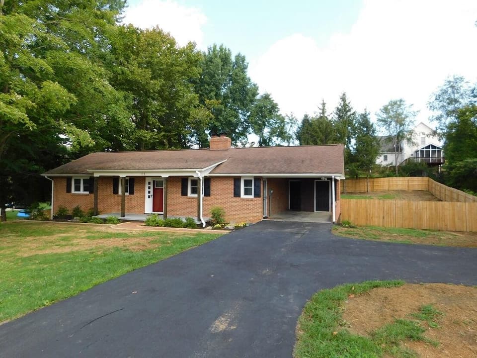 75 Almetta Avenue, photo 3 of 38