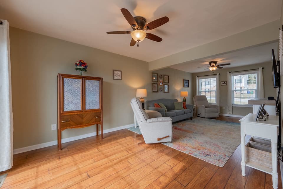 615 Keystone Drive, photo 5 of 40