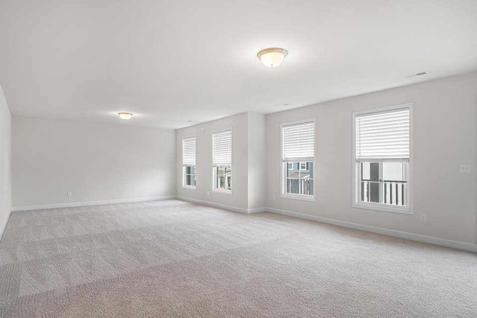 215 Hamilton Avenue NW, photo 5 of 40