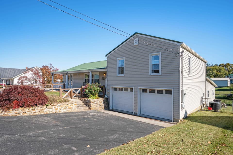 3 Alleghany Street SE, photo 4 of 40