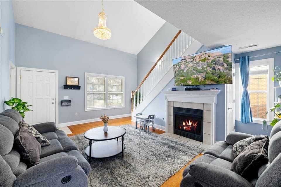 705 Oak Tree Boulevard NW, photo 5 of 31