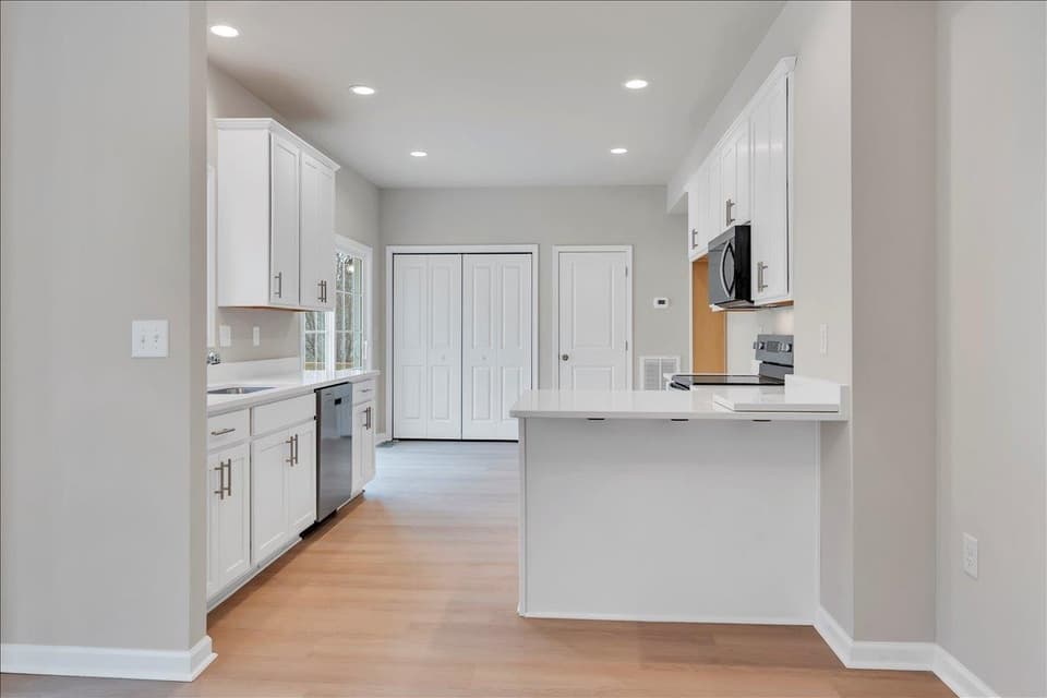 1575 Kensington Way, photo 15 of 40