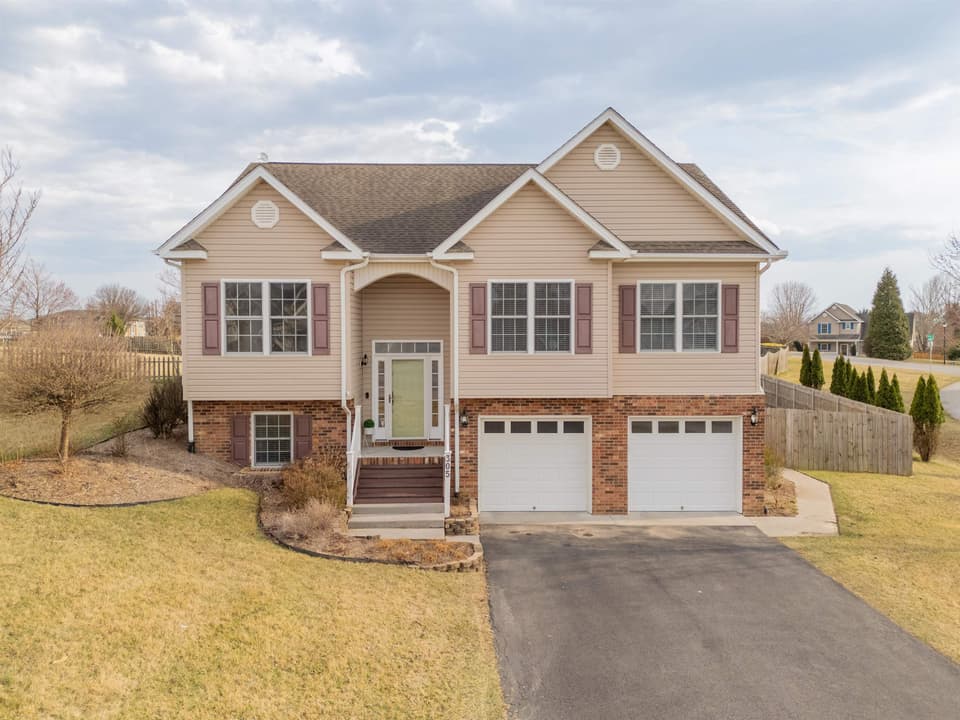 305 Meadow Drive, Christiansburg, VA