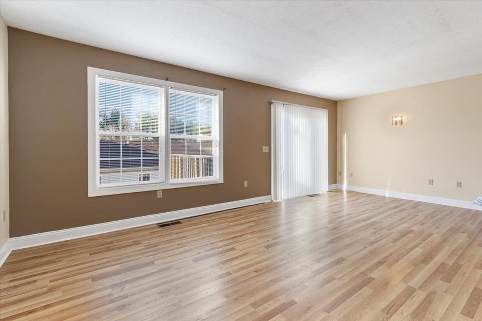 360 Gold Leaf Drive, photo 28 of 40