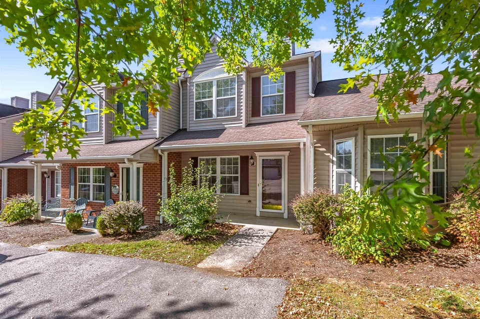 120 Blue Leaf Drive, photo 6 of 40