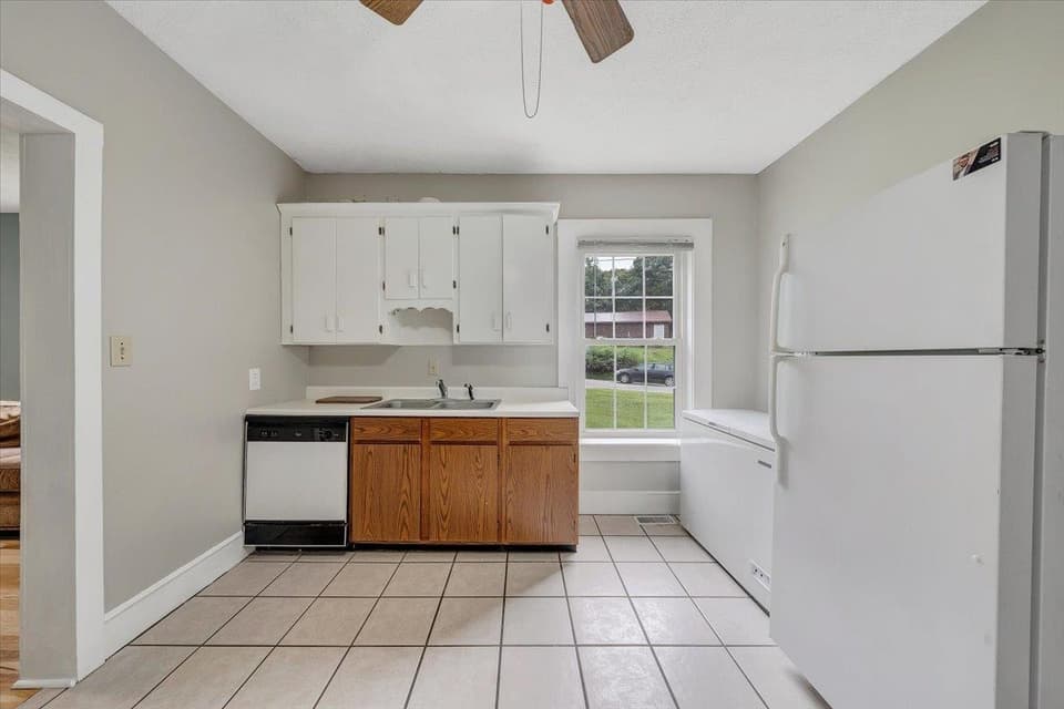 340 Montgomery Street, photo 14 of 32