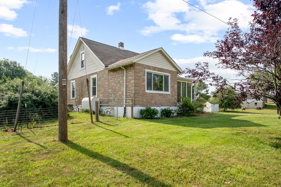 285 Dunlap Drive NE, photo 3 of 34