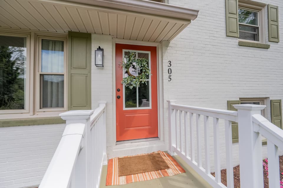 305 Overland Drive, photo 3 of 40