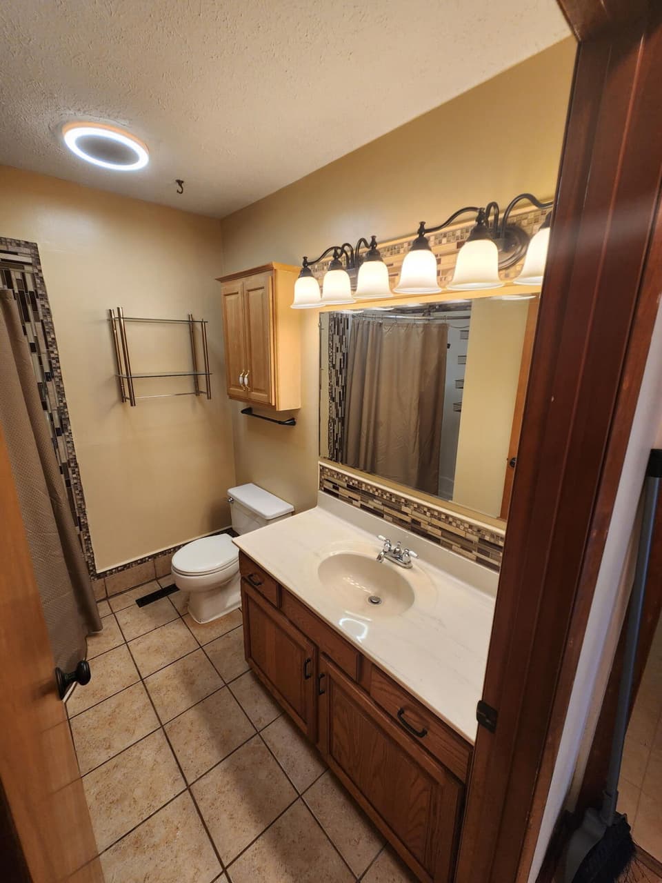 930 Stafford Dr, photo 10 of 39