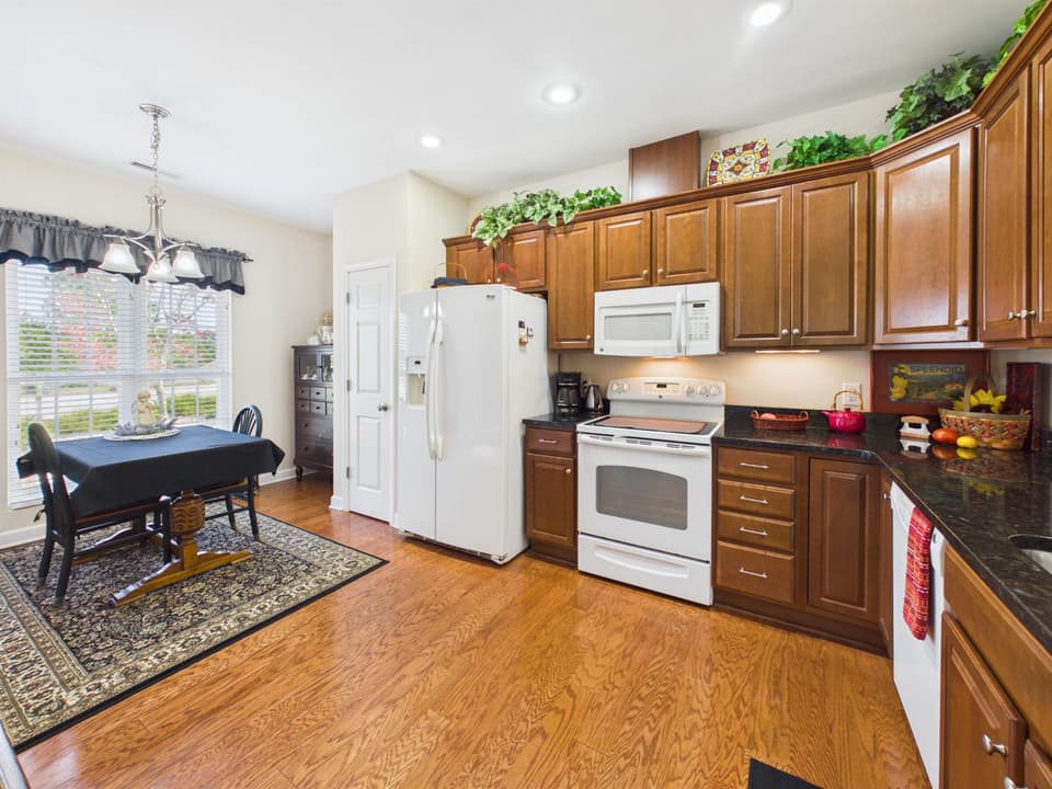 250 Vinnie Avenue, photo 10 of 40